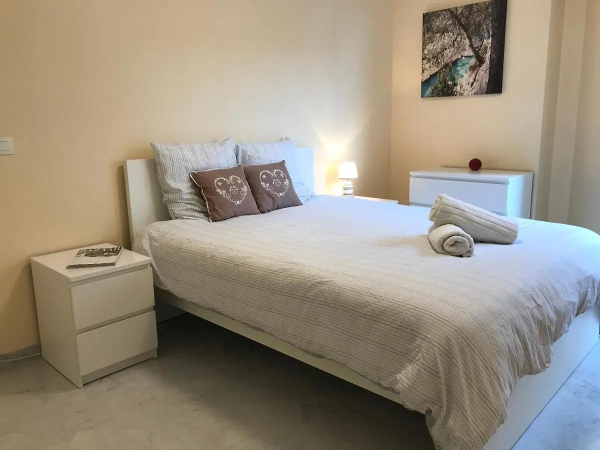 Appartement Le Victoria, 2p moderne, les pieds dans l'eau, Parking, Piscine à Menton